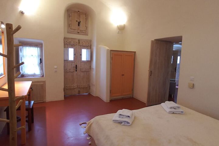 Room 5 of 53