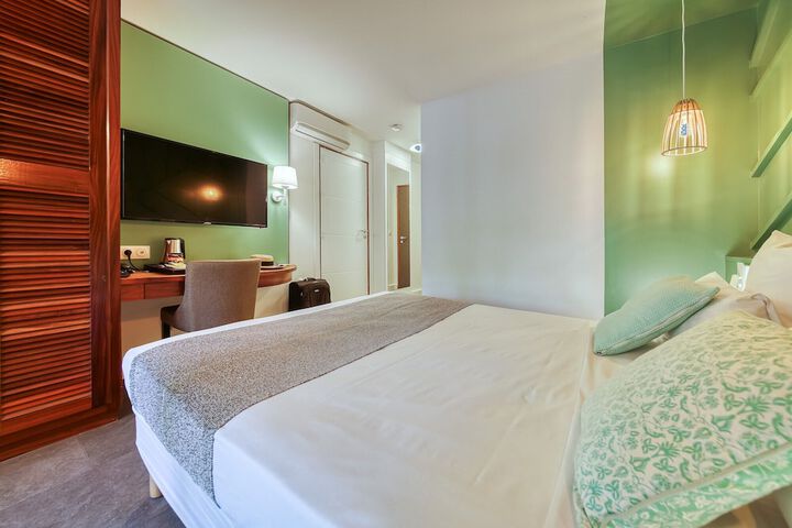 Room 6 of 26