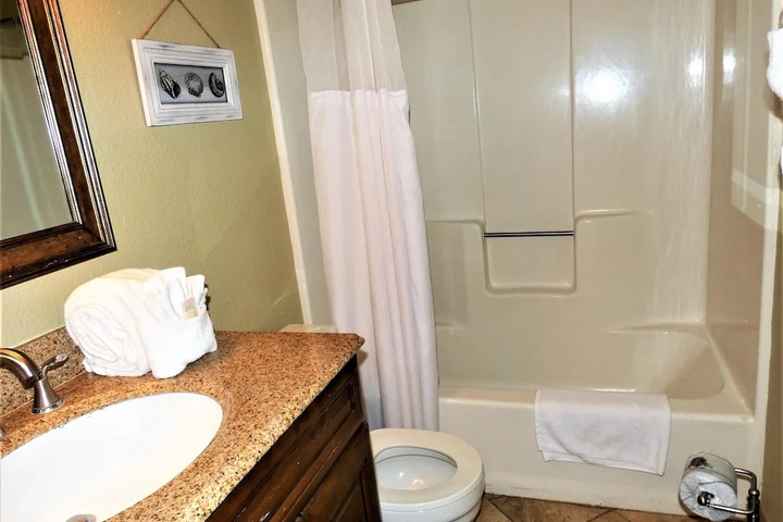 Room 6 of 15