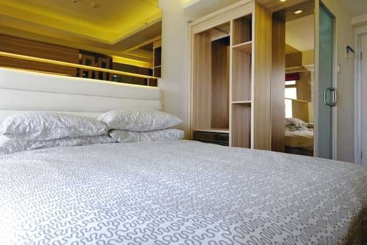 Room 7 of 42