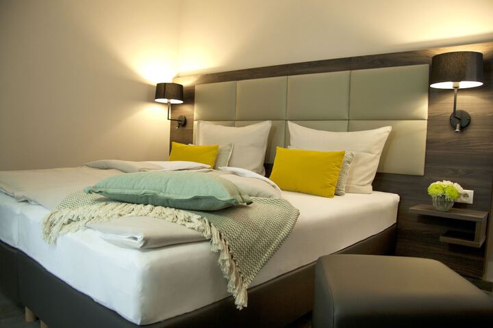Room 3 of 48