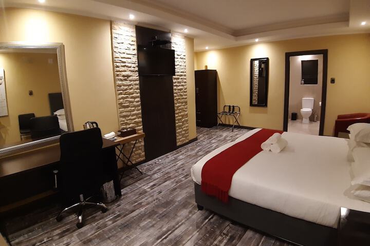 Room 11 of 64