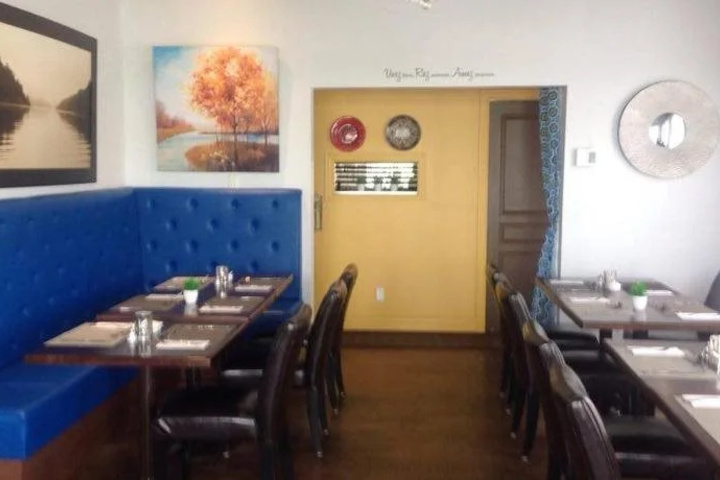 Dining 21 of 23