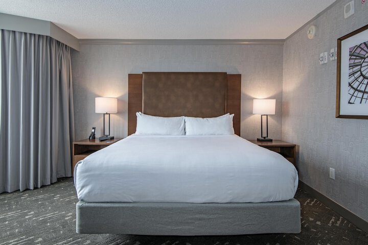 Room 26 of 102