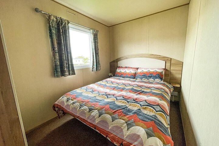 Room 3 of 12