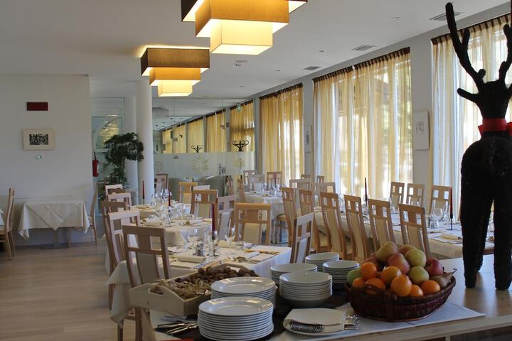 Dining 43 of 62
