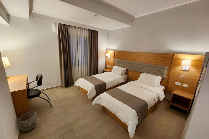 Room 8 of 31