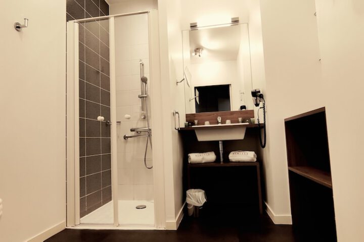 Room 14 of 21