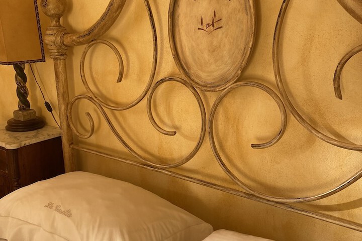 Room 8 of 42