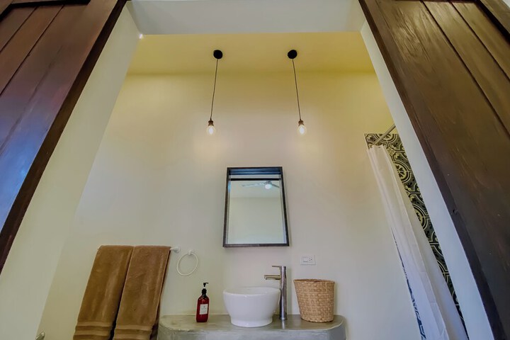 Room 16 of 151