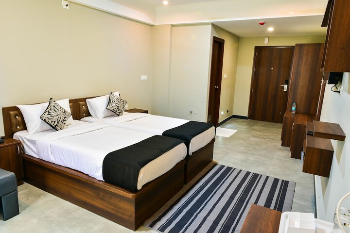 Room 33 of 34