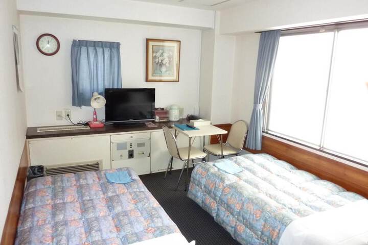 Room 20 of 33