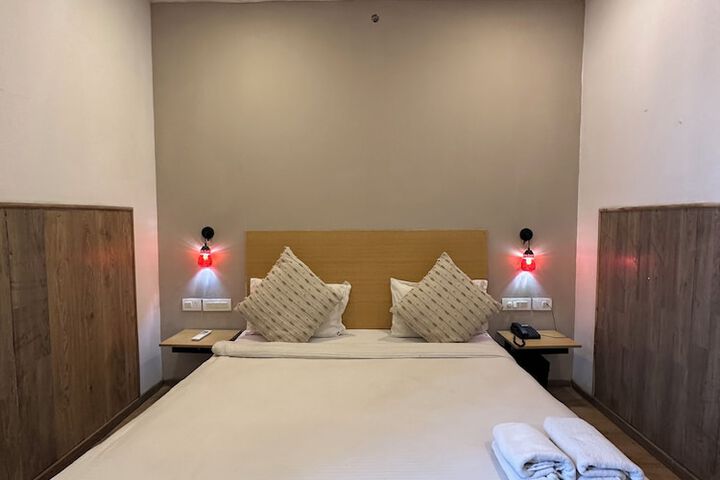 Room 6 of 47
