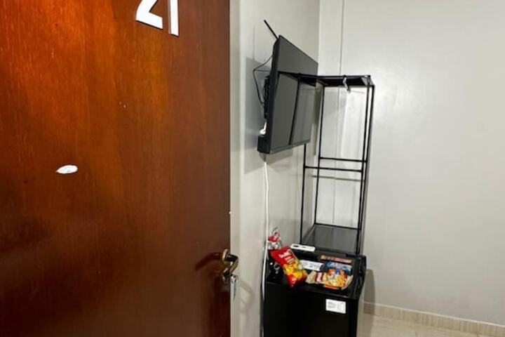 Room 42 of 80
