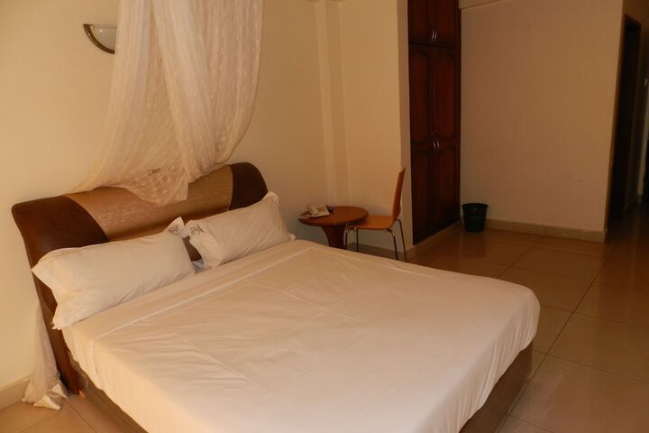 Room 11 of 26