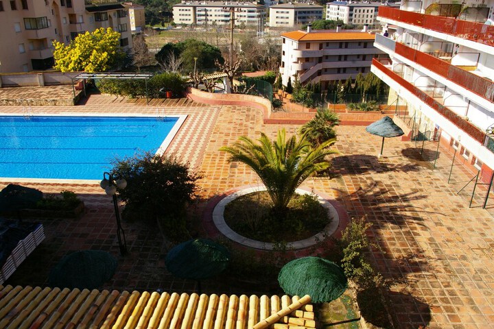 Pool 25 of 28