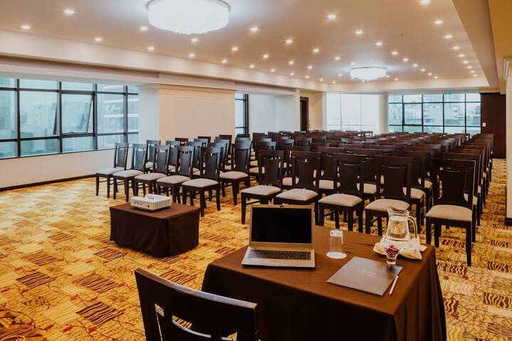 Business Center 43 of 45