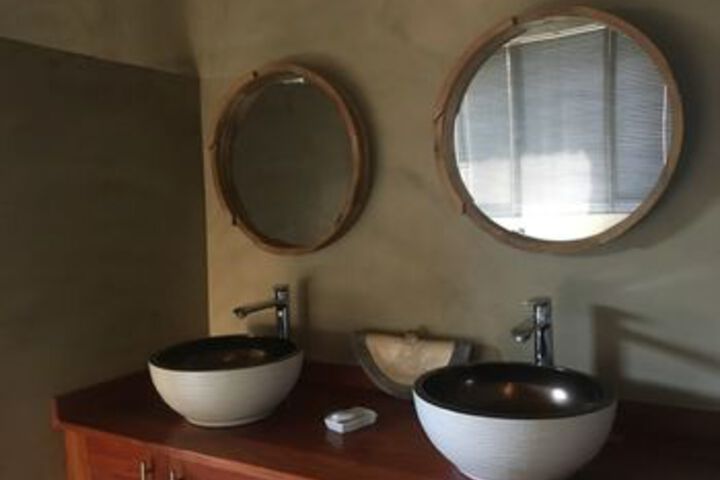 Room 2 of 11