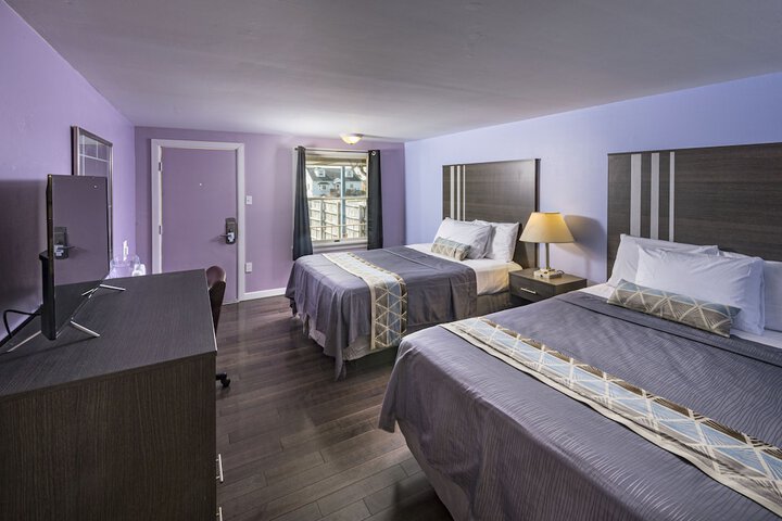 2 Queen Beds (3 of 21)