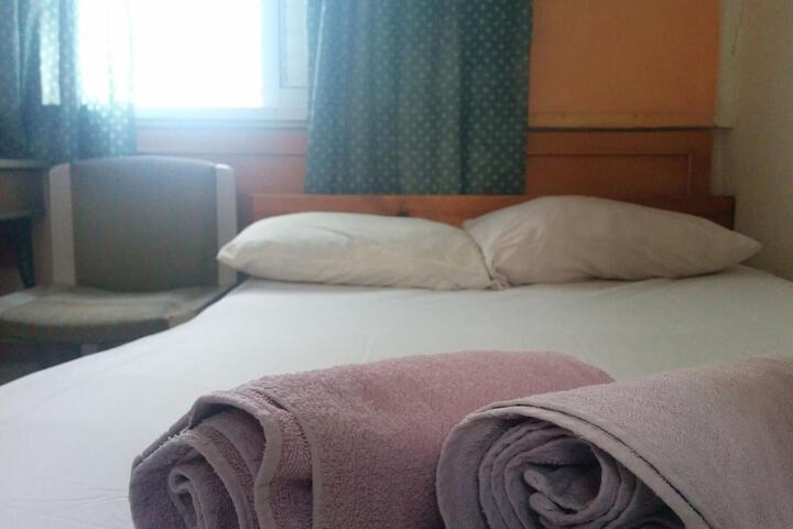Room 25 of 34