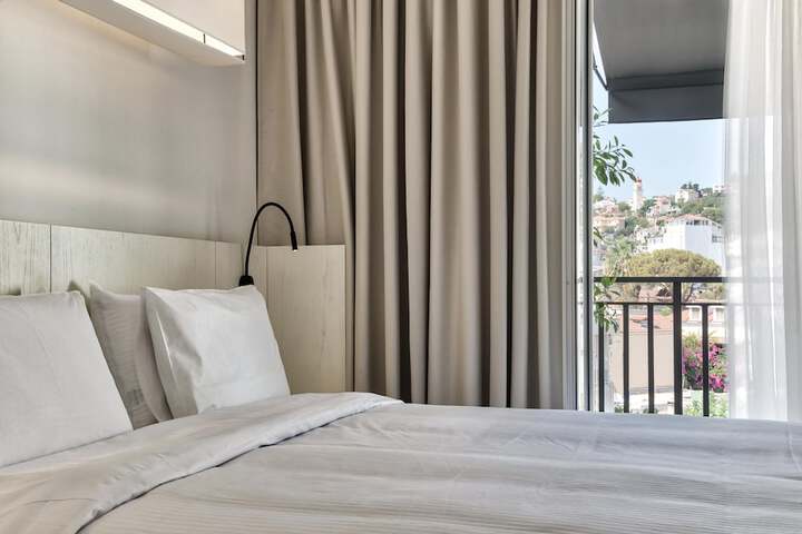 Room 25 of 61