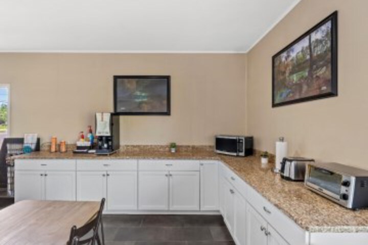 Breakfast/Coffee Service 37 of 52