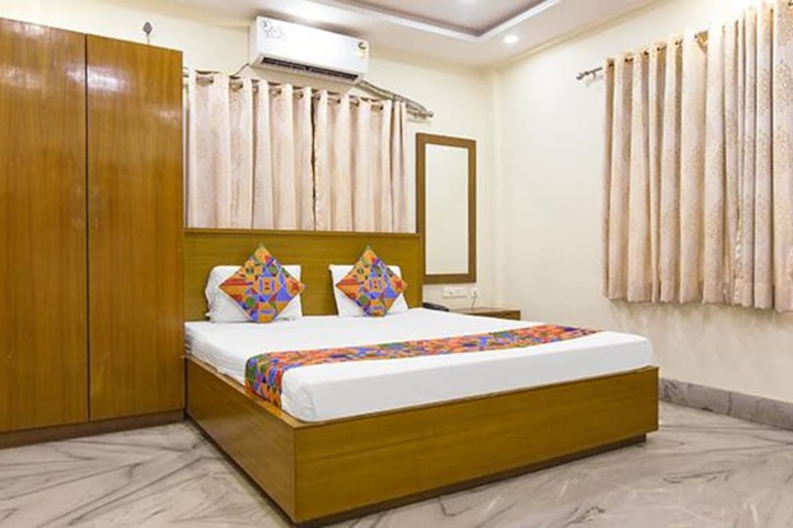 Room 9 of 28