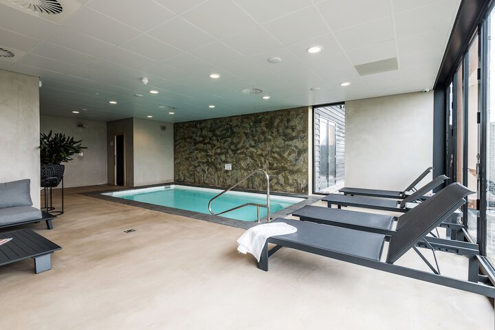 Pool 55 of 106