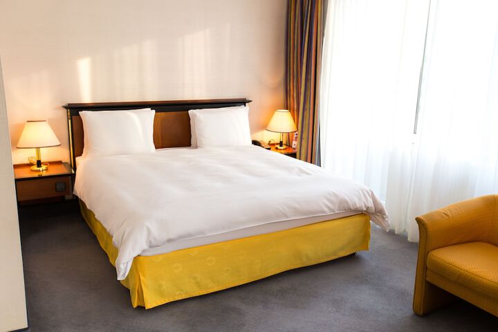 Room 16 of 82