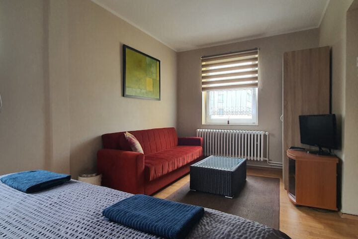 Room 10 of 22