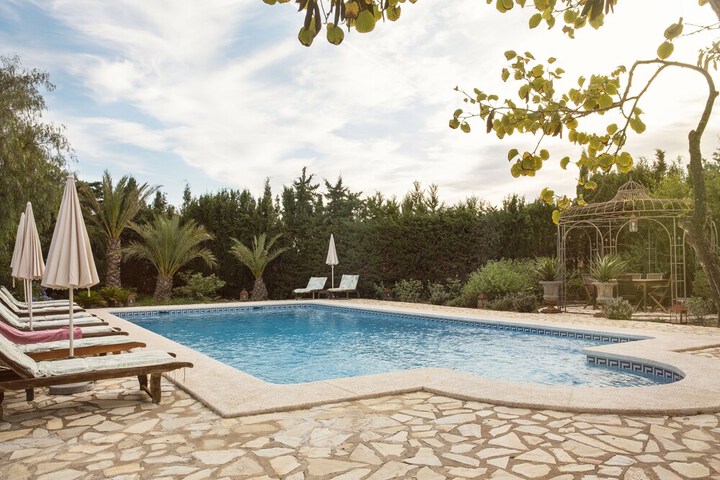 Pool 34 of 48
