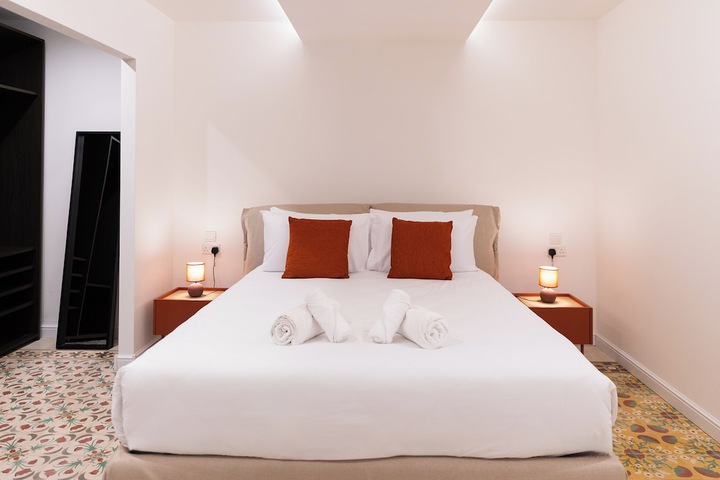 Room 3 of 68