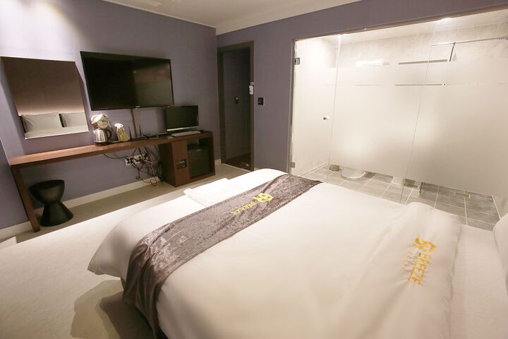 Room 55 of 83