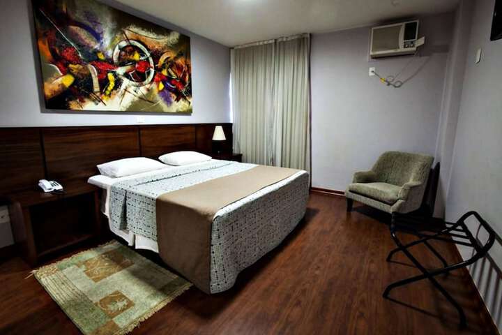 Room 32 of 81