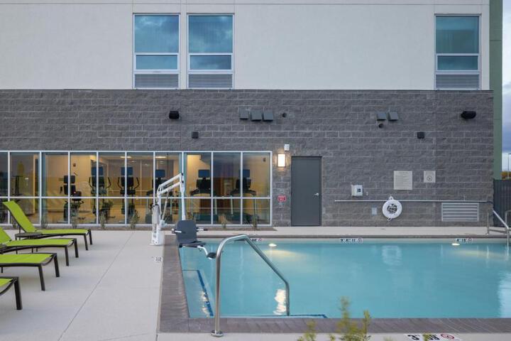 Swimming pool