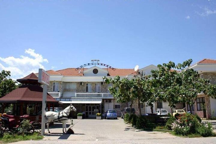 Hotel Lovcen