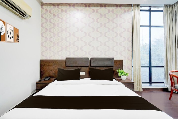 Room 10 of 27