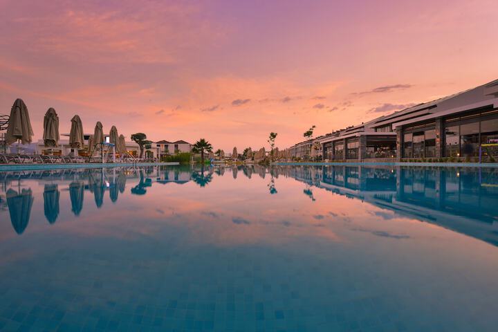 Hotel Pool