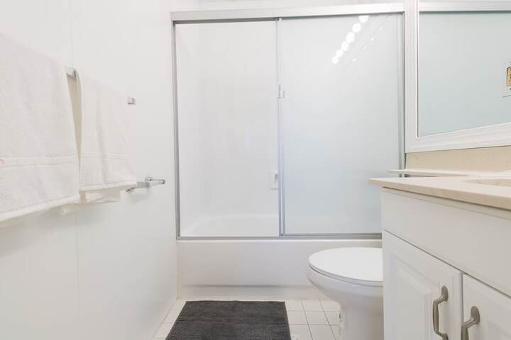 Room 6 of 23