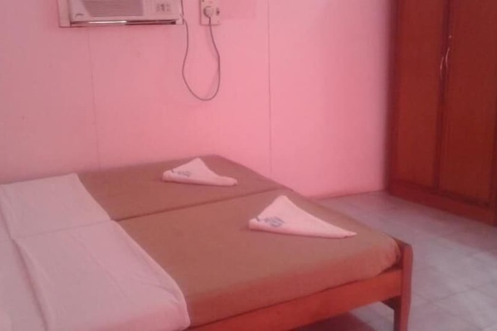 Room 4 of 30