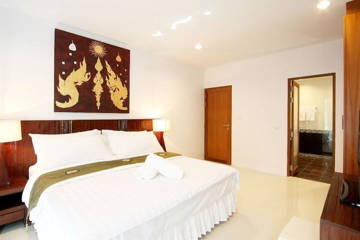 Room 5 of 94
