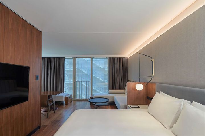 Room 15 of 73