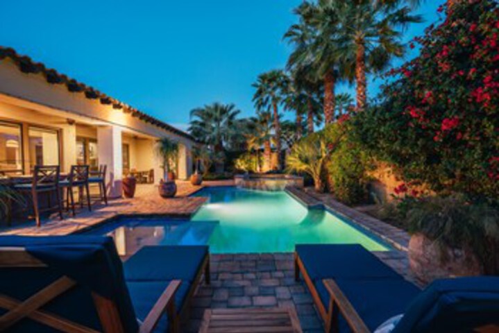 Pool 10 of 33
