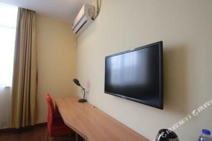 Home Inn Huayi Zhilv Hotel (Shanghai Songjiang University City Yushu Road Branch)