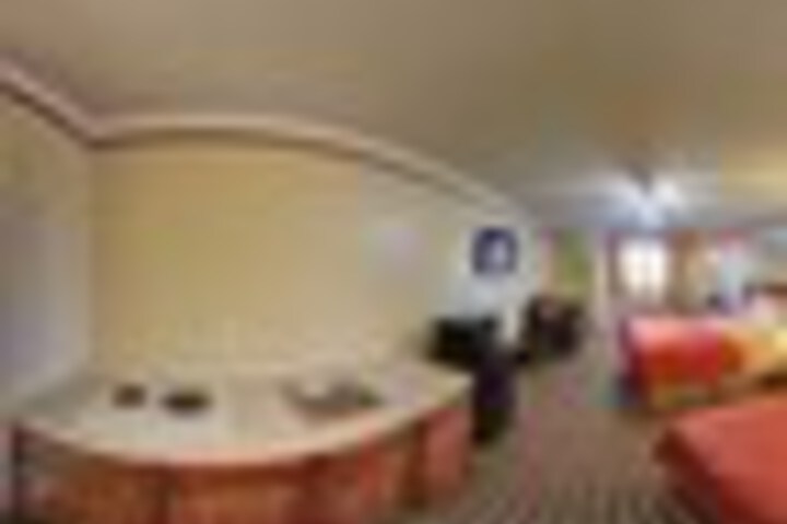 Room 26 of 177