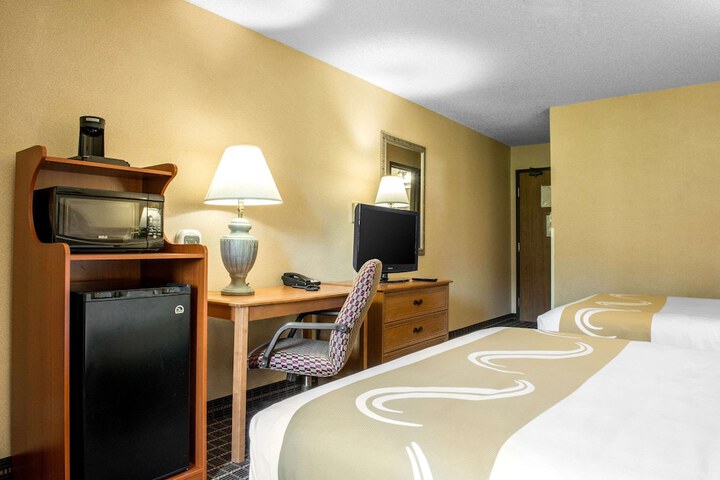 Room 13 of 35