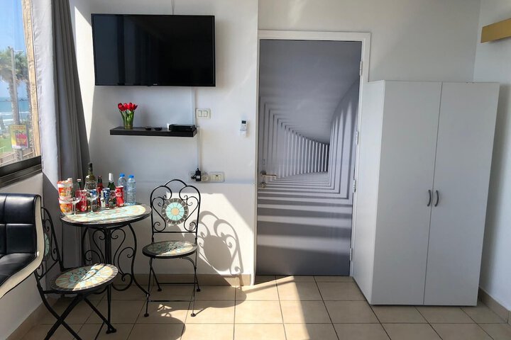 Room 49 of 140