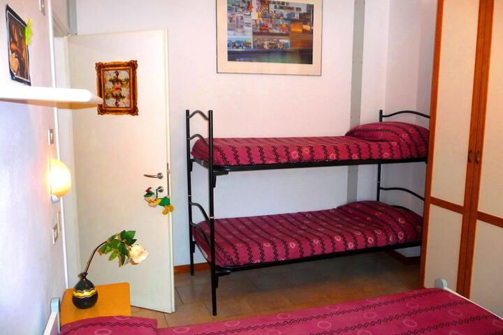 Room 6 of 49
