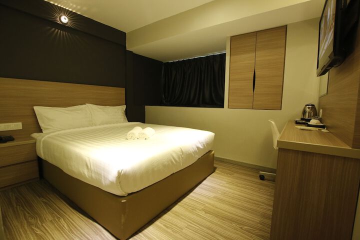 Room 4 of 43