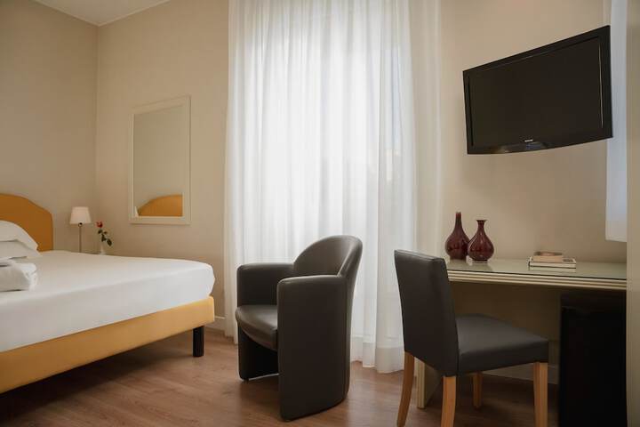 Room 3 of 48